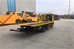 博乐非事故拖车